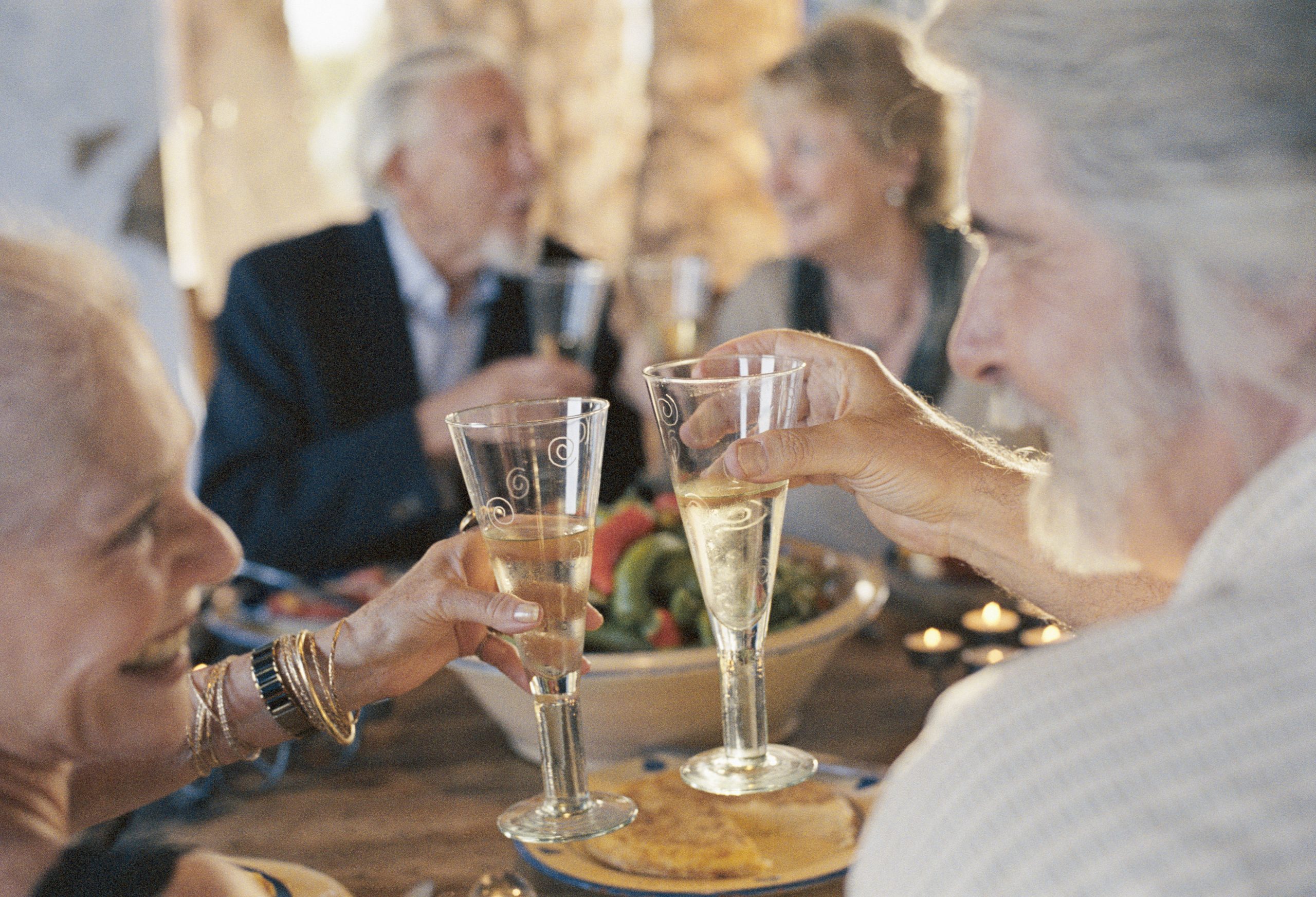 couple-toasting-wine-1943574-scaled